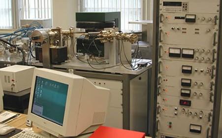 Noble Gas Mass Spectrometer